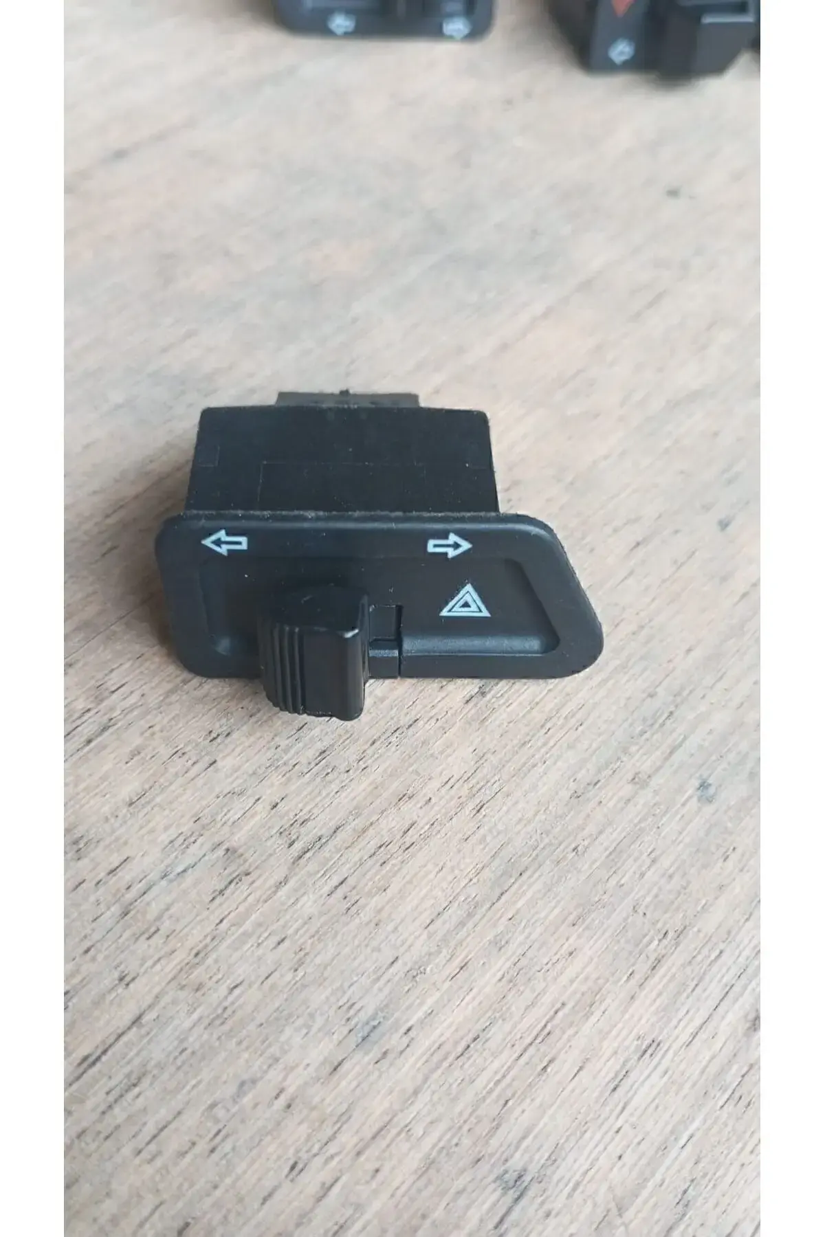 Motosiklet 4’lü sinyal düğmesi